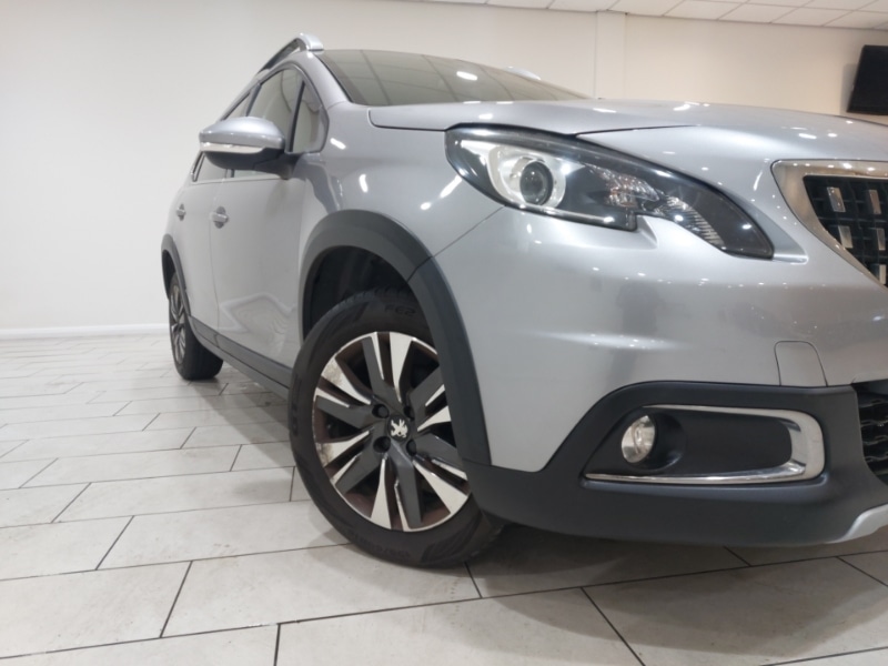 Used Peugeot 2008 2017 for sale - 76880136: Photo 9