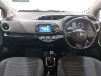 Used Toyota Yaris 2018 for sale - 75143338: Photo