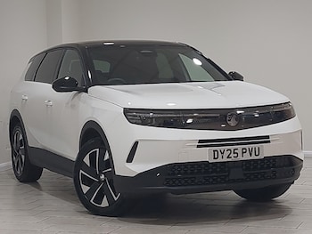 2025 - 1.2 Hybrid [136] Ultimate 5dr e-DCT6 [Fixed Roof]