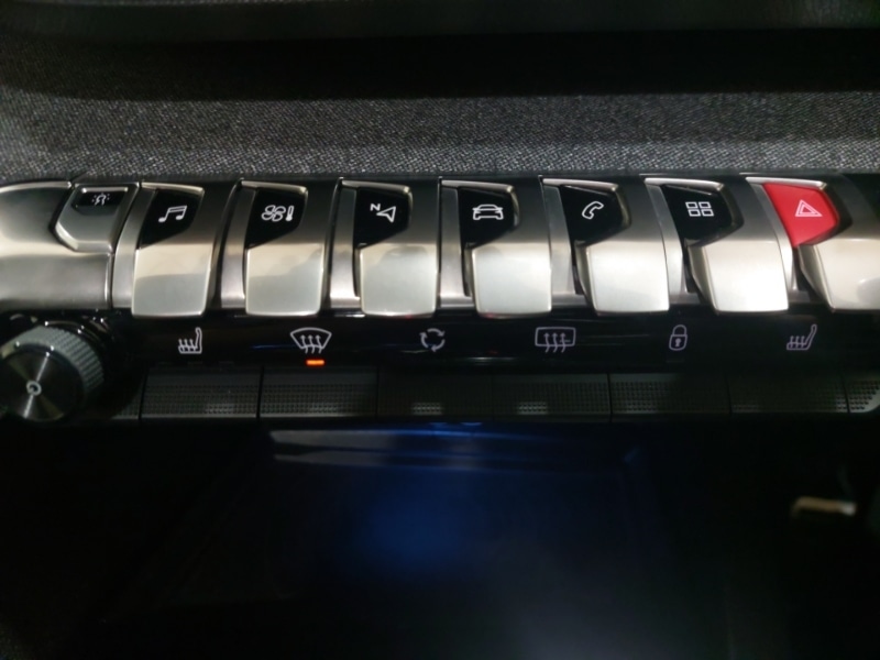 Used Peugeot 3008 2019 for sale - 76947205: Photo 16