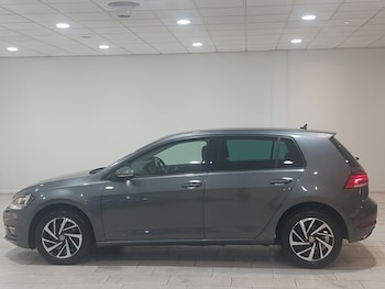 Used Volkswagen Golf 2019 for sale - 79480930: Photo