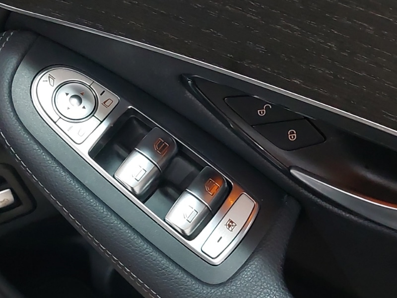 Used Mercedes-Benz GLC 2019 for sale - 76071315: Photo 12