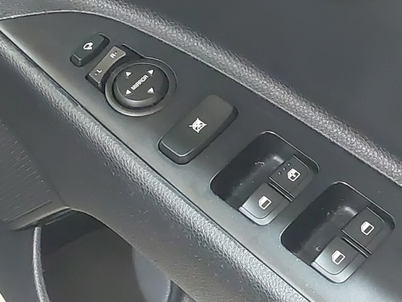 Used Kia Stonic 2018 for sale - 76548735: Photo 12