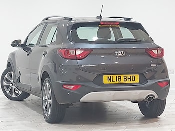 Used Kia Stonic 2018 for sale - 76548735: Photo