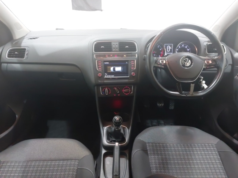 Used Volkswagen Polo 2017 for sale - 76478807: Photo 2