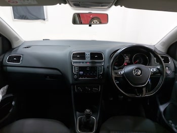 Used Volkswagen Polo 2015 for sale - 78585274: Photo