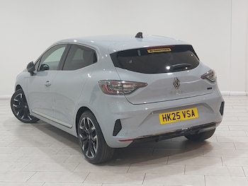 Used Renault Clio 2025 for sale - 79112993: Photo