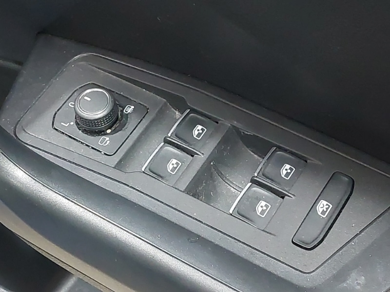 Used Volkswagen T-Roc 2018 for sale - 77173642: Photo 12