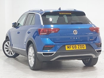Used Volkswagen T-Roc 2018 for sale - 77173642: Photo
