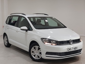 Used Volkswagen Touran 2017 for sale - 79517473: Photo
