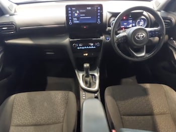 Used Toyota Yaris Cross 2023 for sale - 78952900: Photo