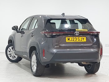 Used Toyota Yaris Cross 2023 for sale - 78952900: Photo