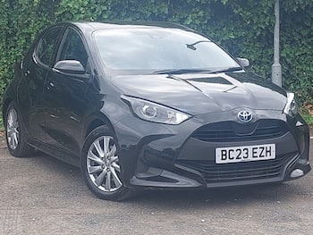 Used Toyota Yaris 2023 for sale - 79641938: Photo