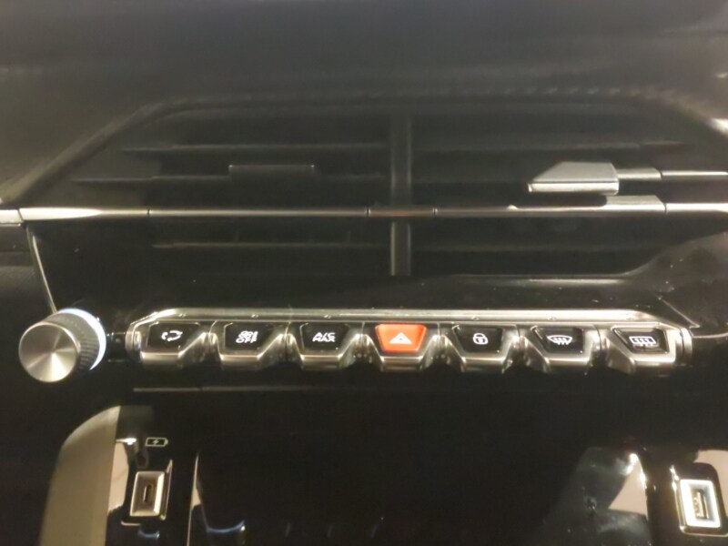 Used Peugeot 2008 2022 for sale - 77682374: Photo 16