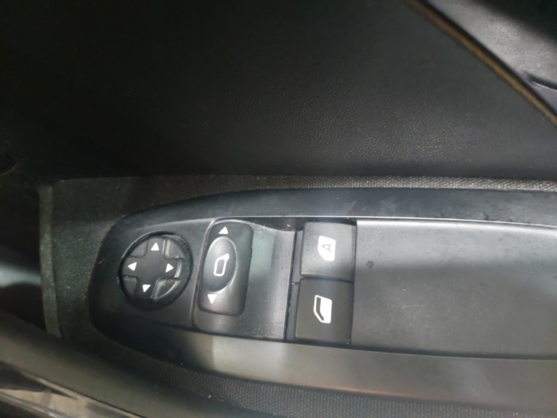 Used Peugeot 208 2017 for sale - 77921905: Photo 17