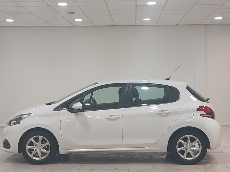 Used Peugeot 208 2017 for sale - 77921905: Photo 4