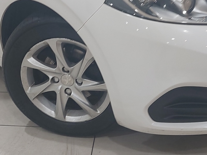 Used Peugeot 208 2017 for sale - 77921905: Photo 9