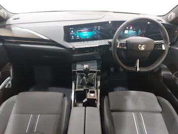 Used Vauxhall Astra 2025 for sale - 76135034: Photo 2