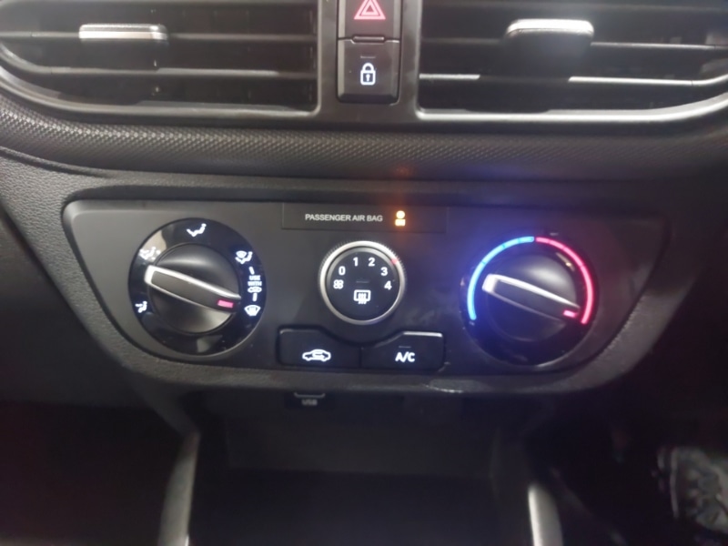 Used Hyundai i10 2023 for sale - 77197237: Photo 15