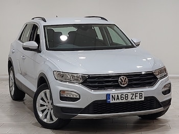 Used Volkswagen T-Roc 2018 for sale - 76262110: Photo