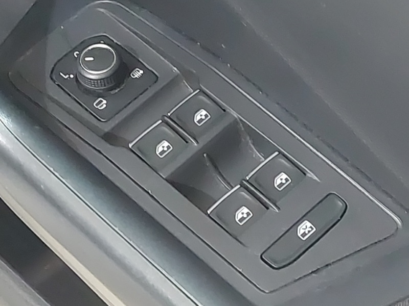 Used Volkswagen T-Roc 2018 for sale - 76699970: Photo 12