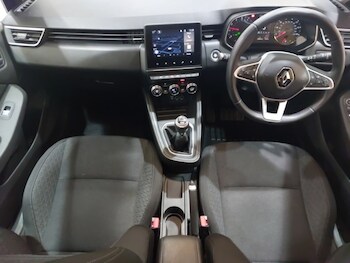 Used Renault Clio 2021 for sale - 76450745: Photo