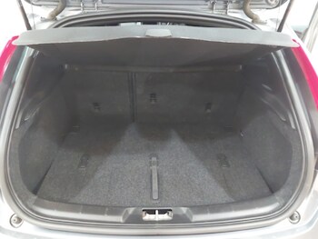 Used Volvo V40 2019 for sale - 78333705: Photo