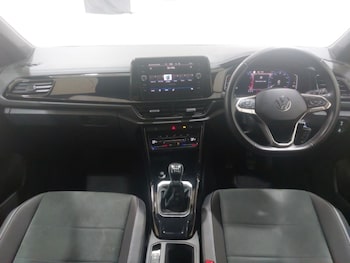 Used Volkswagen T-Roc 2023 for sale - 79243202: Photo
