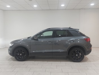 Used Volkswagen T-Roc 2023 for sale - 79243202: Photo