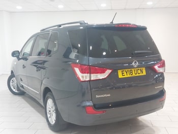 Used Ssangyong Turismo 2018 for sale - 77999582: Photo