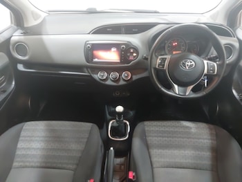 Used Toyota Yaris 2016 for sale - 78424990: Photo