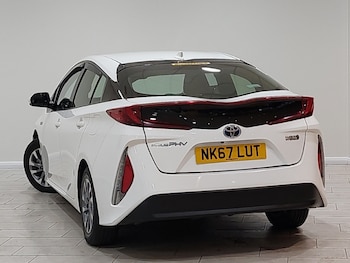 Used Toyota Prius 2017 for sale - 76540501: Photo