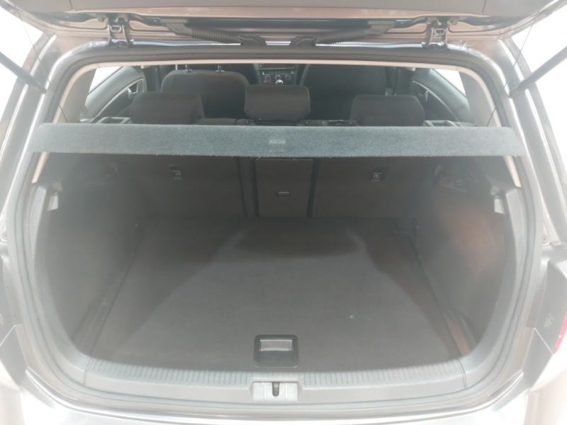 Used Volkswagen Golf 2017 for sale - 77750808: Photo 8