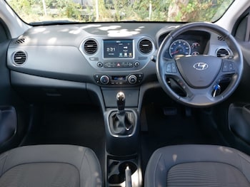 Used Hyundai i10 2018 for sale - 75584012: Photo