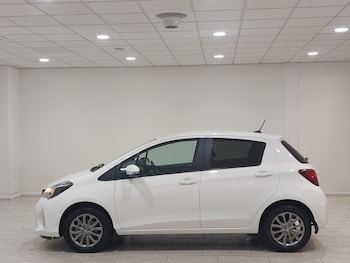 Used Toyota Yaris 2016 for sale - 79447379: Photo