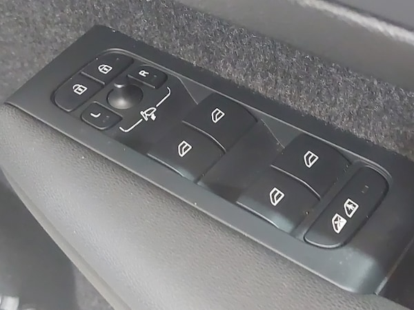 Used Volvo XC40 2024 for sale - 75768174: Photo 12