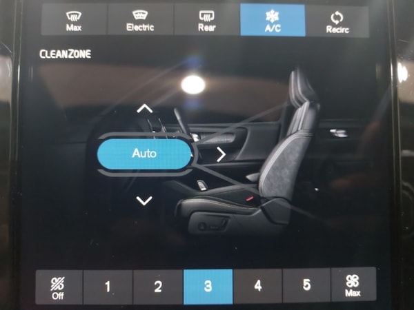 Used Volvo XC40 2024 for sale - 75768174: Photo 17