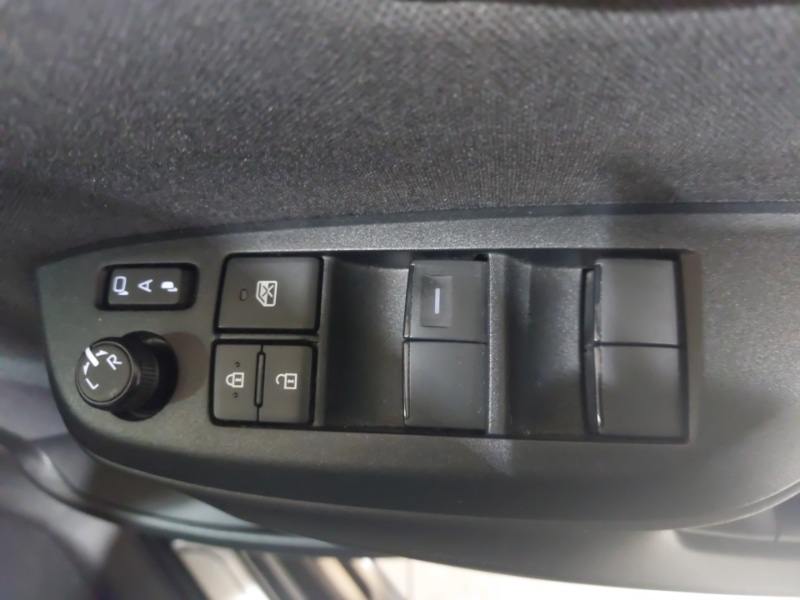 Used Toyota Yaris Cross 2024 for sale - 77536482: Photo 19