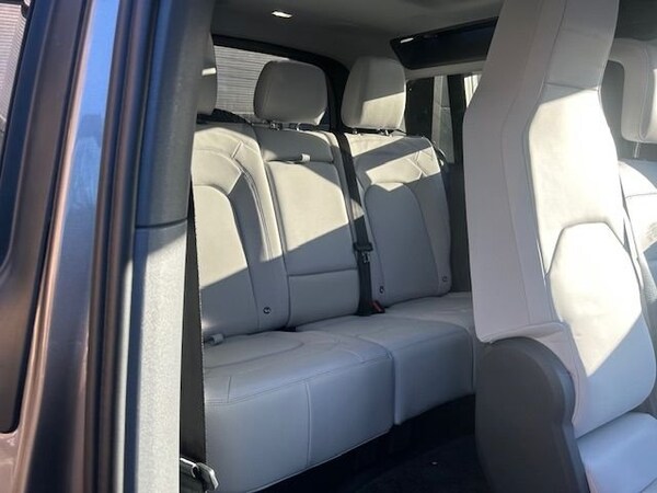 Used Land Rover Defender 2024 for sale - 74401997: Photo 34