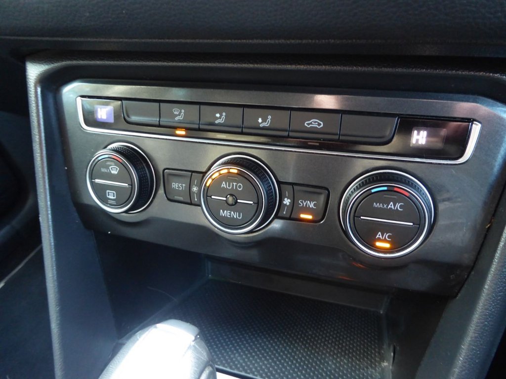 Used Volkswagen Tiguan 2020 for sale - 77133180: Photo 35