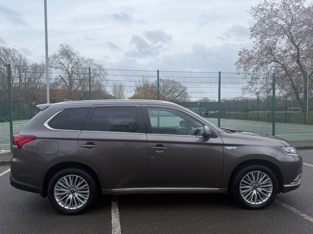 Used Mitsubishi Outlander 2019 for sale - 76900820: Photo 2