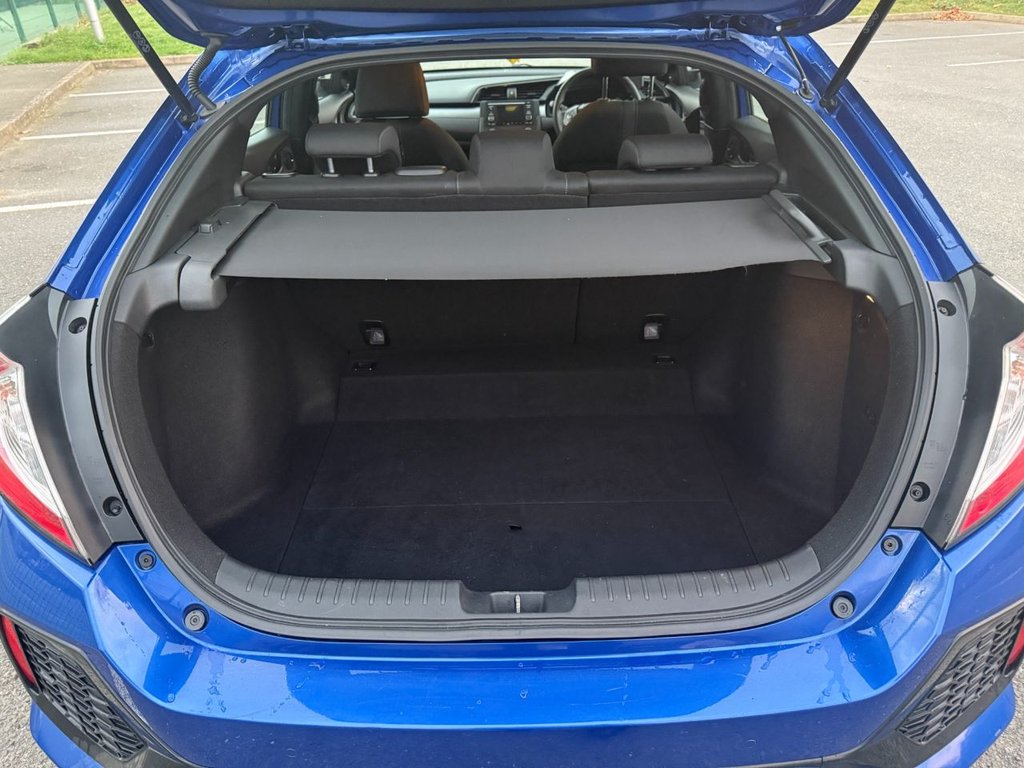 Used Honda Civic 2018 for sale - 76509880: Photo 10