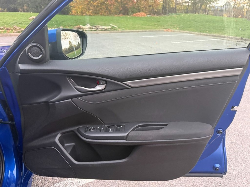 Used Honda Civic 2018 for sale - 76509880: Photo 11