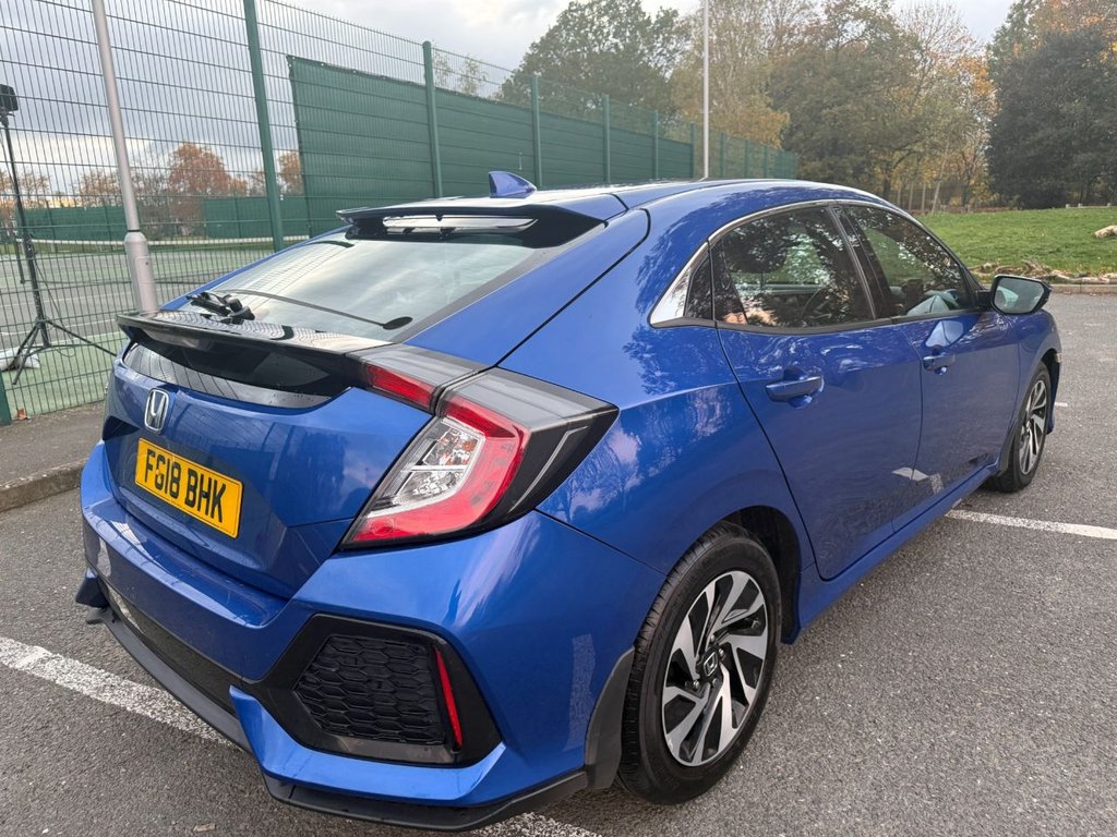 Used Honda Civic 2018 for sale - 76509880: Photo 3