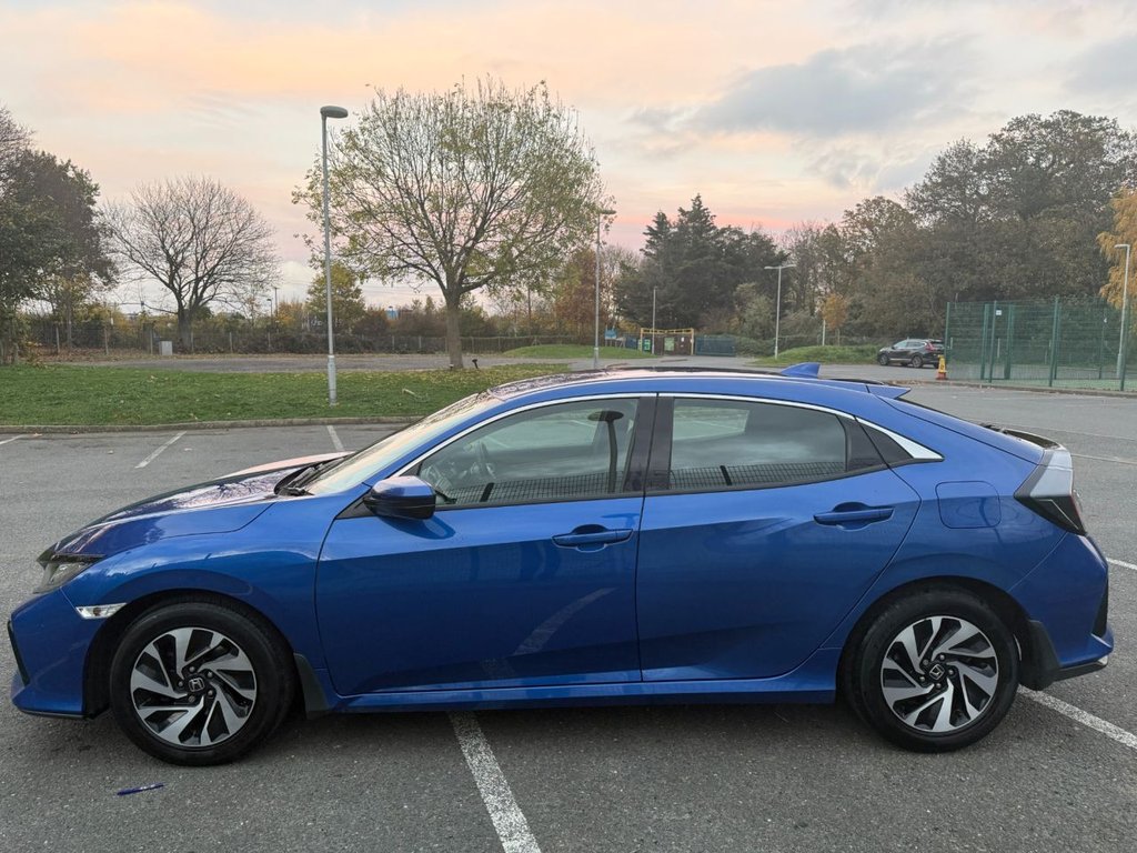 Used Honda Civic 2018 for sale - 76509880: Photo 6