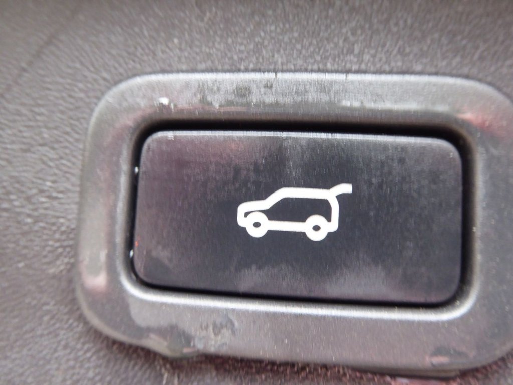 Used Land Rover Discovery Sport 2017 for sale - 76986134: Photo 12