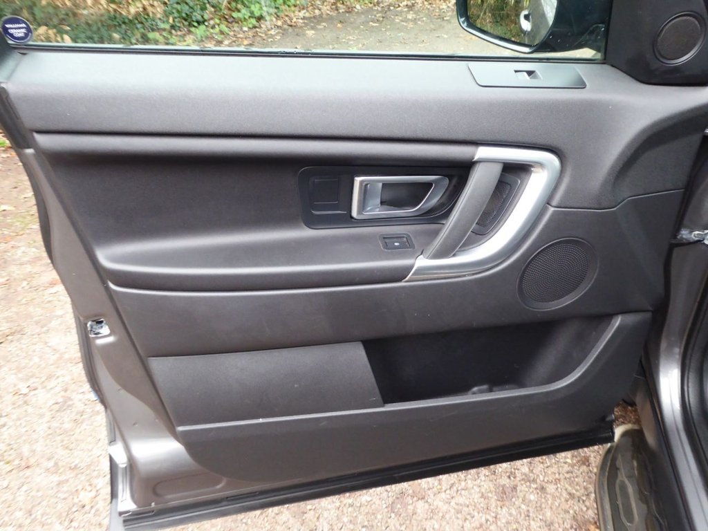 Used Land Rover Discovery Sport 2017 for sale - 76986134: Photo 17