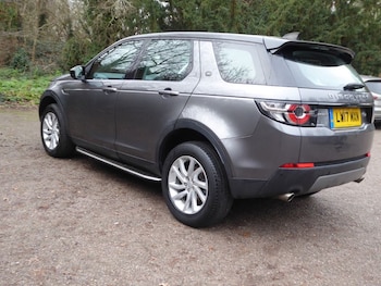 Used Land Rover Discovery Sport 2017 for sale - 76986134: Photo