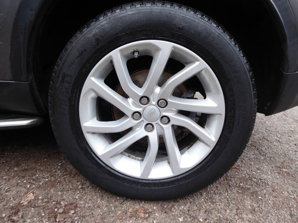 Used Land Rover Discovery Sport 2017 for sale - 76986134: Photo 4