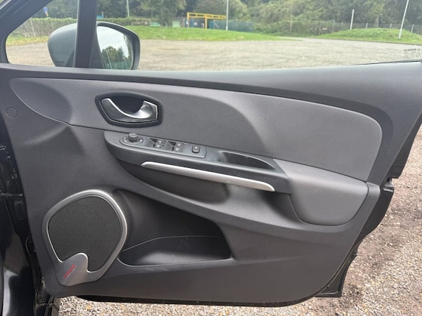 Used Renault Clio 2016 for sale - 76303794: Photo 10